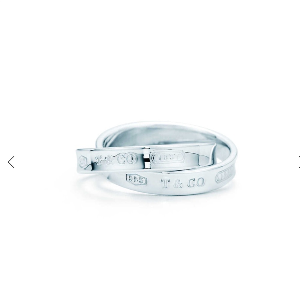 Tiffany interlocking ring